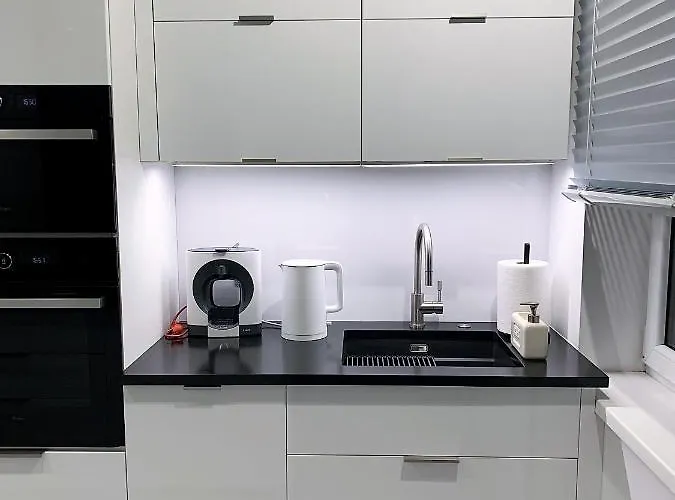 A Modern For 2 People شقة كراكوفيا